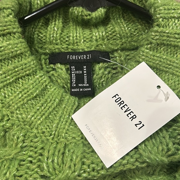NWT FOREVER 21 Green Cable Knit Drop-Sleeve Sweater - Picture 5 of 6